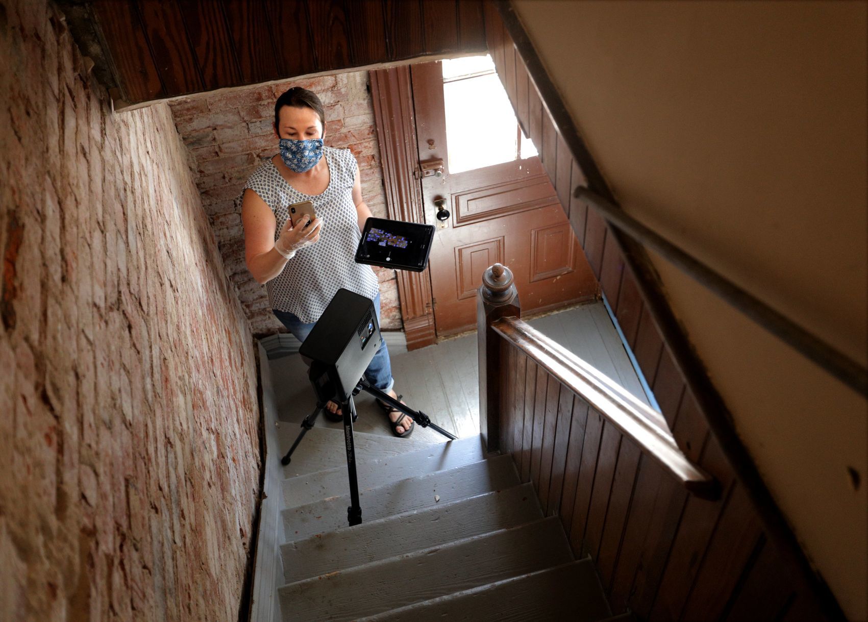 Realtors step up digital presentation under coronavirus constraints